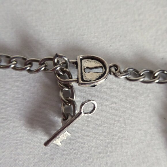 NEW SKULL CROSSBONES BLOOD RED JEWEL PENDANT W/ SILVER 20” CHAIN GOTHIC - Picture 13 of 16